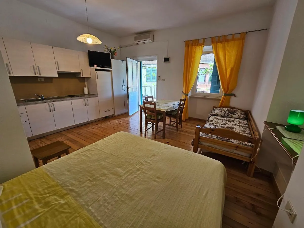 Apartments La Pergola Rovinj 2*,